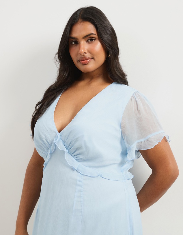 Atmos&Here Curvy - Floral Short Sleeve Midi Dress With Ruffle Detail