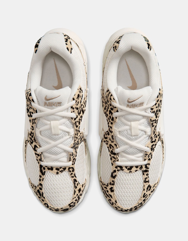 Nike - V5 RNR Suede - Women's