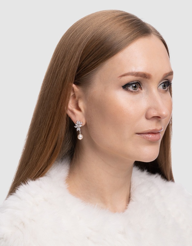 Stephanie Browne - Twilight pearl earrings