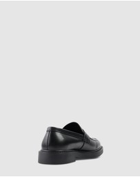yd. - Nolan Penny Loafer