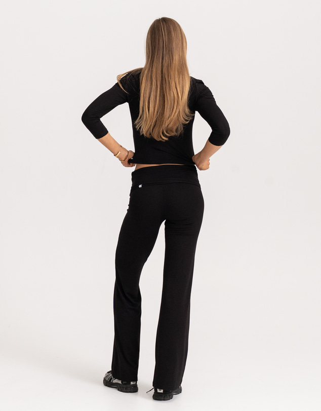 HyperLuxe The Label - Bamboo 3/4 V Neck