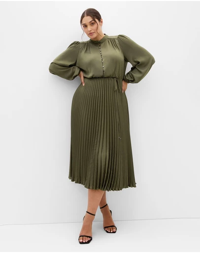 City Chic - Plus size Haley Long Sleeve Pleat Dress - olive