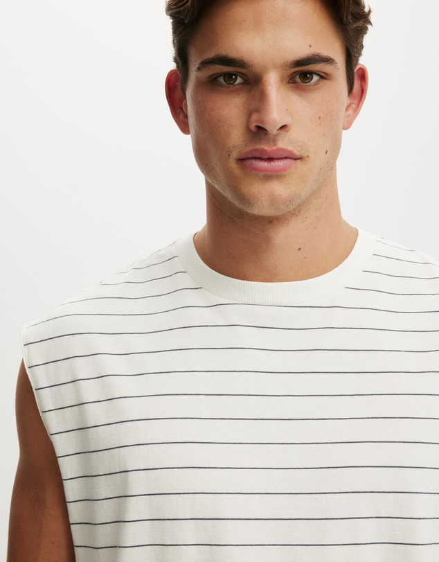 Cotton On - Cropped Fit Muscle