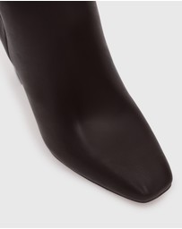 Betts - Wider Fit Prime Block Heel Knee High Boots