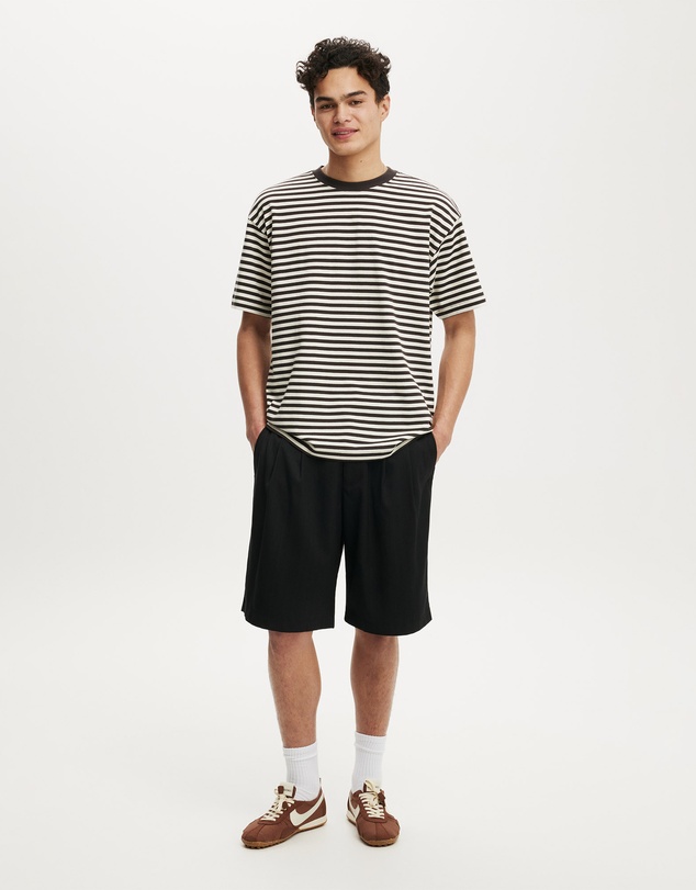 Cotton On - Box Fit T-Shirt