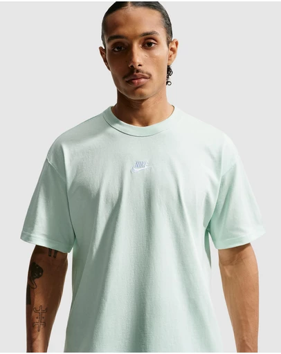 Nike - Nike Sportswear Premium Essentials T-Shirt