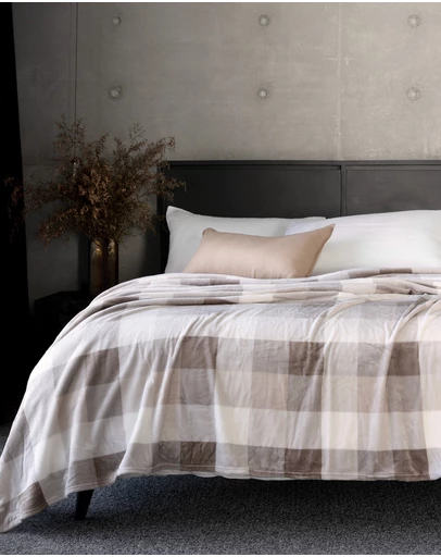 Bambury - Charlie Checkered Ultraplush Blanket