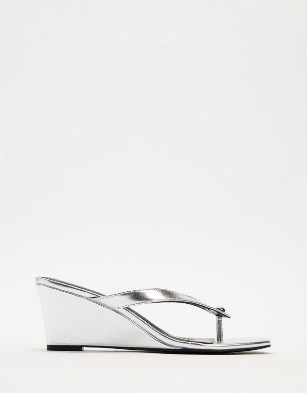 Dazie - Jacqui Stud Wedge Thongs