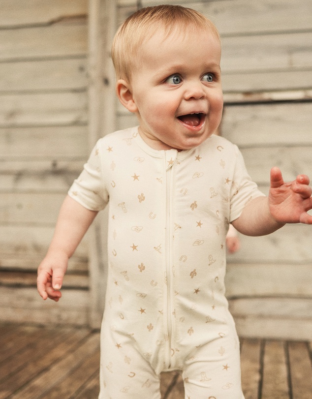 Kynd Baby - Essential Short Sleeve Onesie in Country Pristine