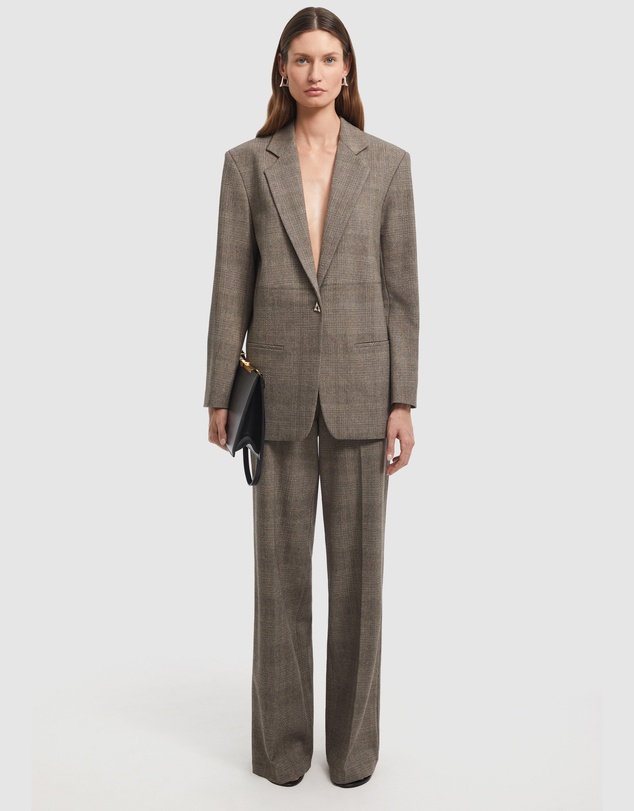 Aeron - Mercedes Blazer