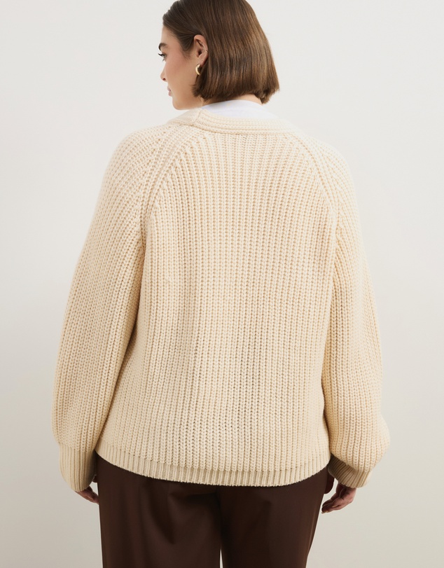 Atmos&Here Curvy - Reese Chunky Knit Wrap Cardigan