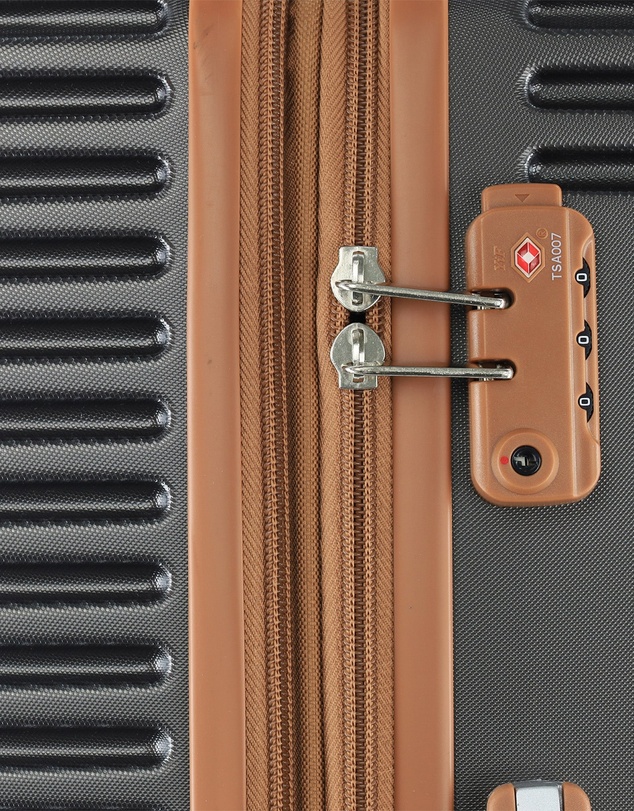 Pierre Cardin - Pierre Cardin 80cm Large Hard Shell Suitcase