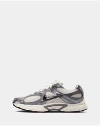 Nike - Nike V5 RNR - Men's