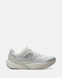 New Balance - FuelCell Rebel v5 (Wide Fit) - Men's