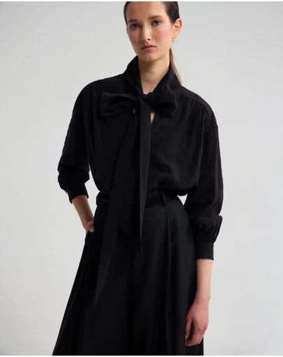 Oxford - Jenna Rayon Blend Scarf Neck Top