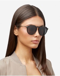 Hawkers Co - HAWKERS Sunglasses for Men and Women - Protection UV400 WARWICK CROSSWALK Model - Round Sunglasses