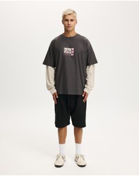 Cotton On - Box Fit Graphic T-Shirt