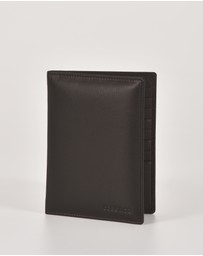 Cobb & Co - Davey Leather RFID Passport Card Holder