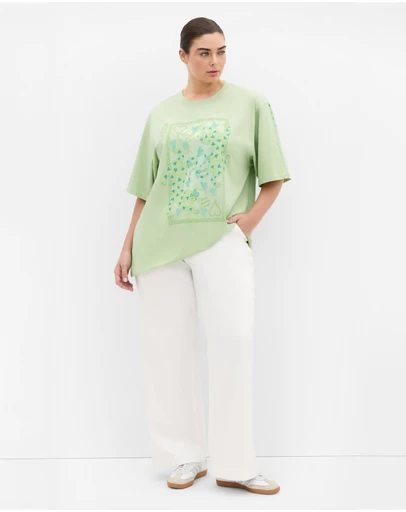 City Chic - Plus size Queen Of Hearts Oversized Tee - lime