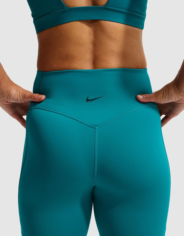 Nike - Universa High-Waisted 5in Biker Shorts with No Front Seam
