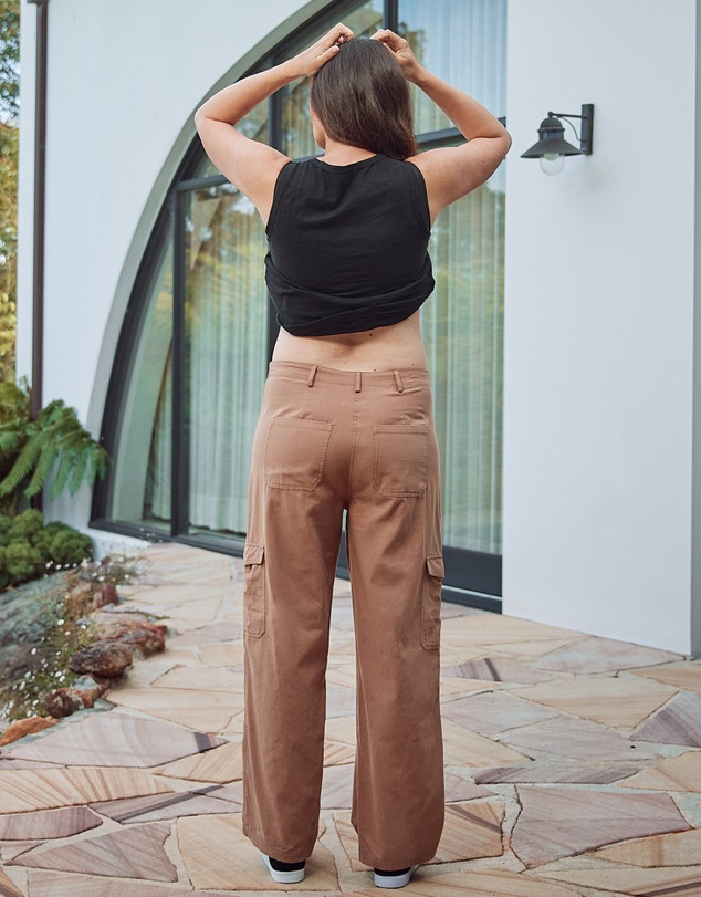 Angel Maternity - Naomi Maternity Cargo Pants in Brown