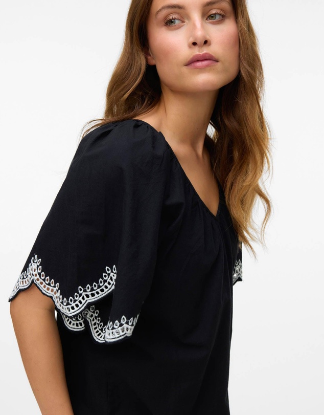 Vero Moda - Diana Embroidered Top