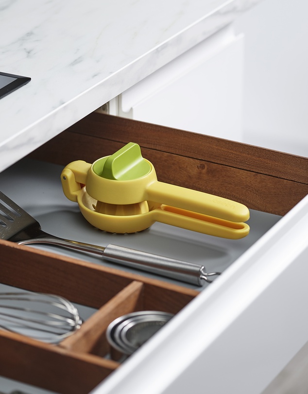 Joseph Joseph - JuiceMax Dual-action Citrus Press (Yellow)
