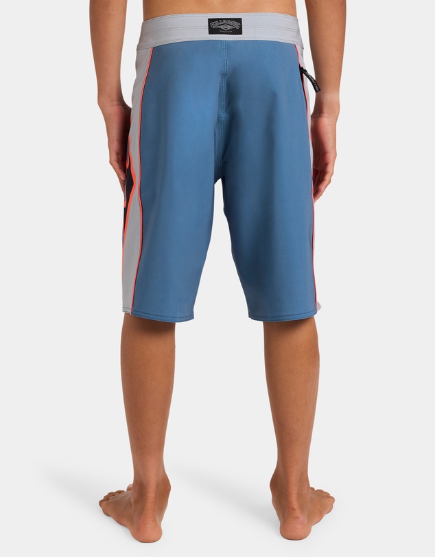Billabong - Boys 8 to 16 New Wave Pro 19