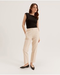 Review - Arianna Pant