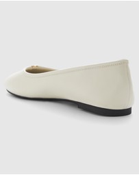 SPURR - Gia - ONLINE EXCLUSIVE