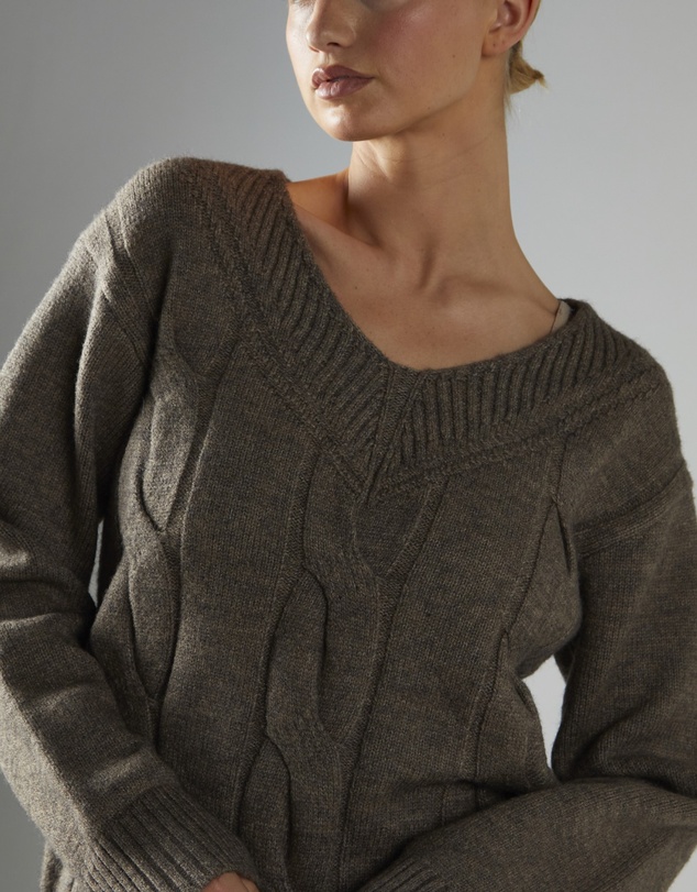 Glamorous - V-neck Cable Knit Jumper