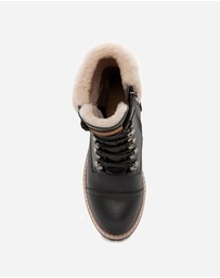 Ozwear Connection Uggs - Ugg Lyric Ankle Zip Boots
