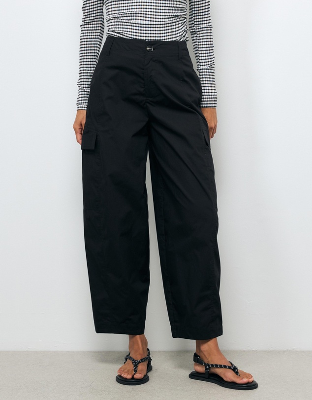 AERE - Organic Cotton Cargo Barrel Pants