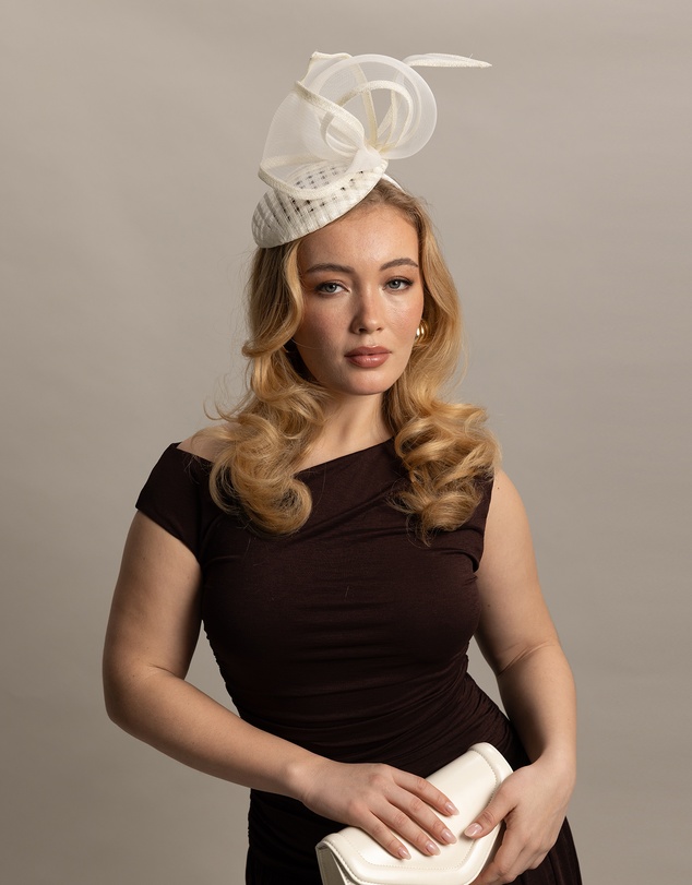 Morgan & Taylor - Pia Fascinator in Ivory White