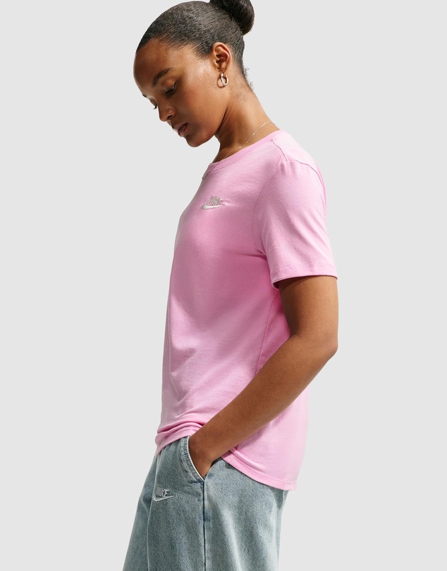 Nike - Sportswear Club Essentials T-Shirt