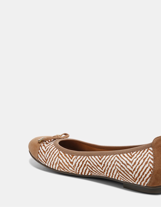 Vionic - Minna Ballet Flat - Toffee/Cream