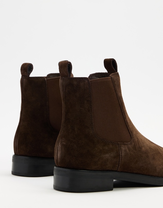 AERE - Suede Chelsea Boots - Men's