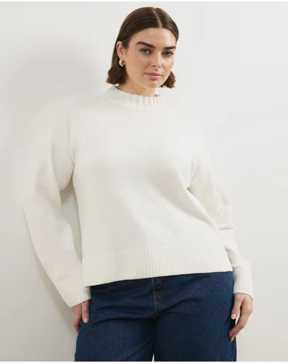 Atmos&Here Curvy - Classic Crew Knit Jumper
