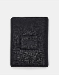Marc Jacobs - The Passport Case