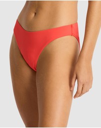 Sea Level Australia - Essentials Edit Sporty Mid Pant