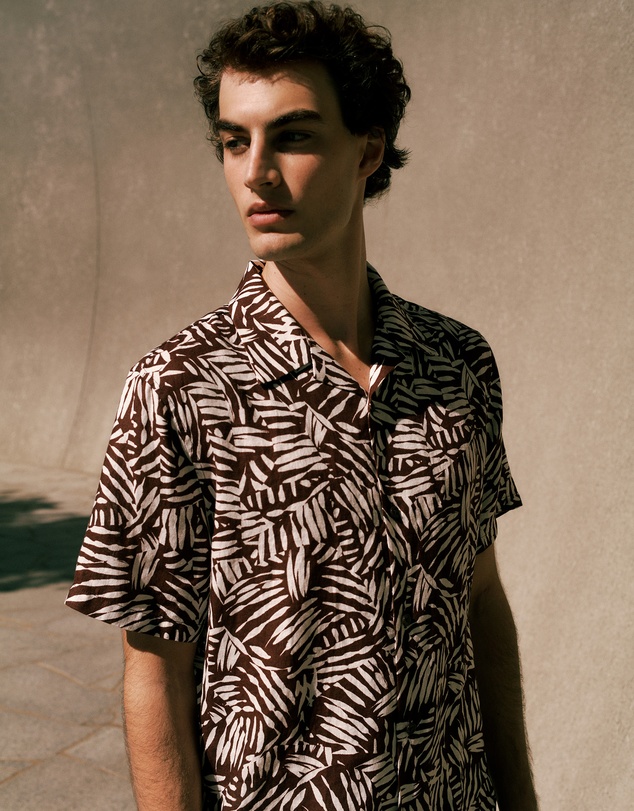 Trenery - Etch Linen Camp Shirt in Deep Red