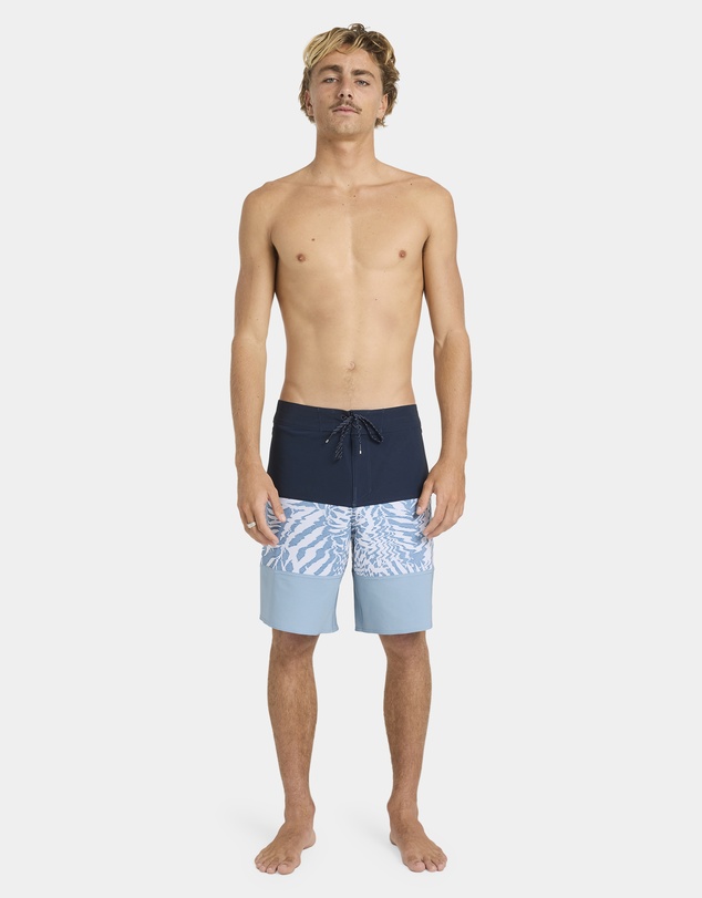 Billabong - Mens Tribong Performance 18.5