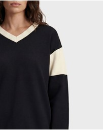 Academy Brand - Maggie Contrast V Sweat