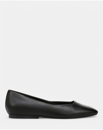 Naturalizer - Chelsea Ballet Flat - Black Leather