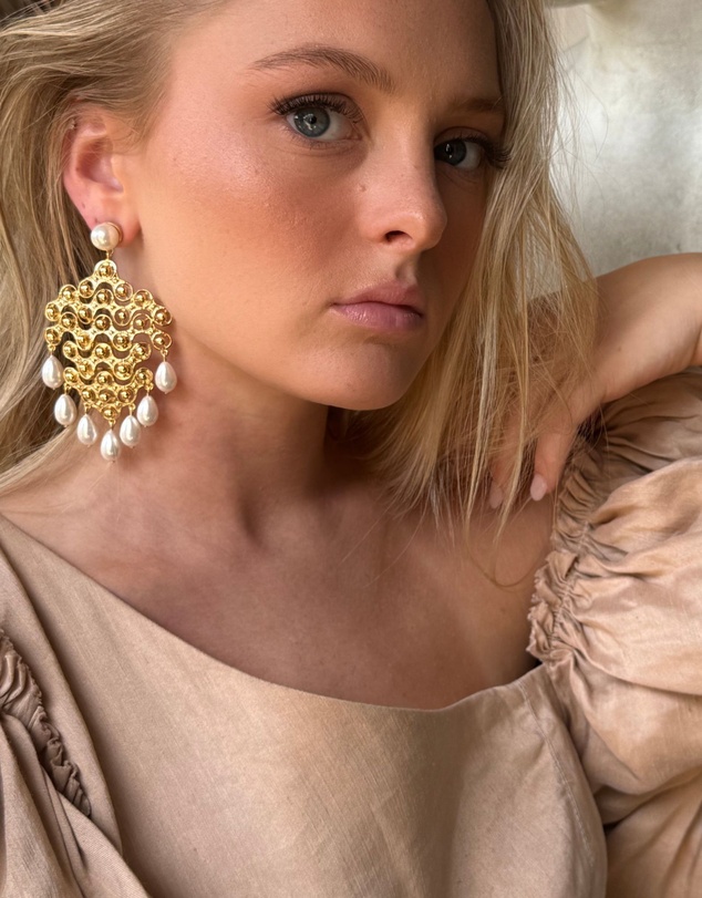 Kitte - Chateau Earrings - Gold/Pearl