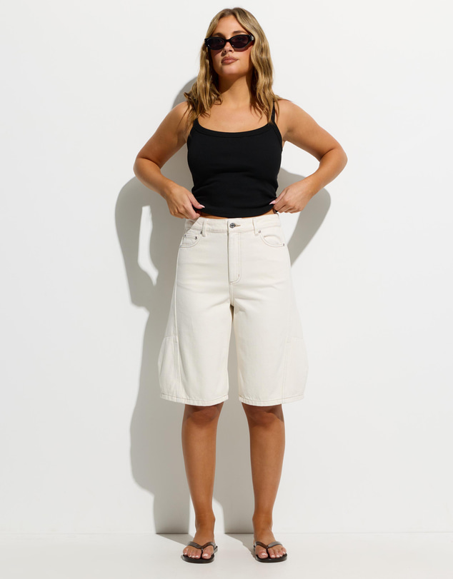 Dazie - Austin Mid Rise Barrel Jorts