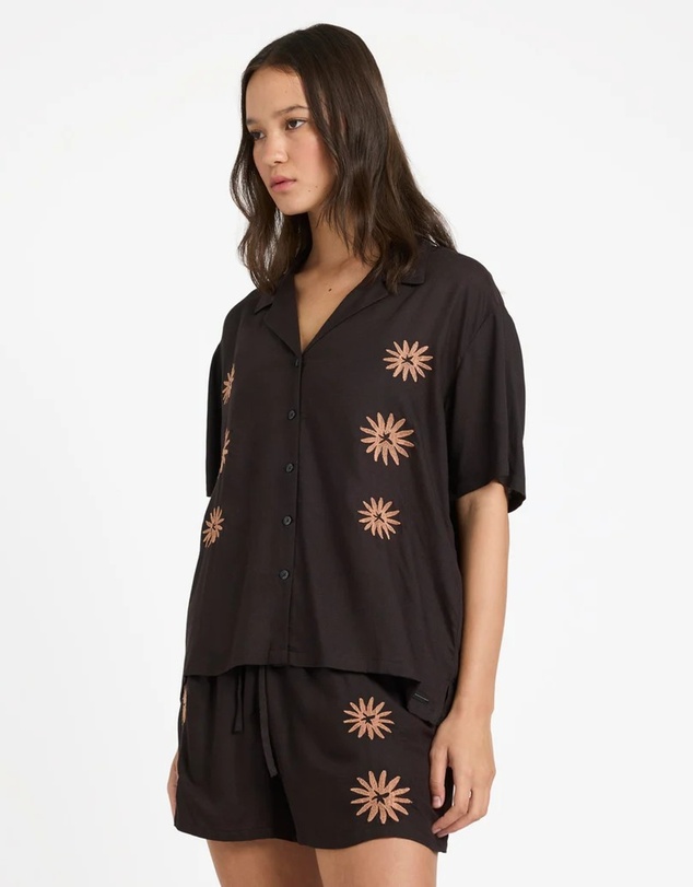 Volcom - Womens Florez II Short Sleeve Shirt