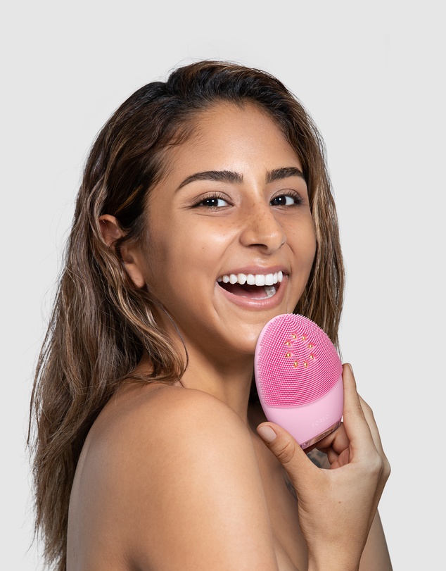 FOREO - LUNA 3 Plus Facial Cleansing Smart Device - Normal Skin