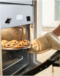 Joseph Joseph - Nest™ Bake 12-cup Non-Stick Muffin Tray with Easy-Pull Handles
