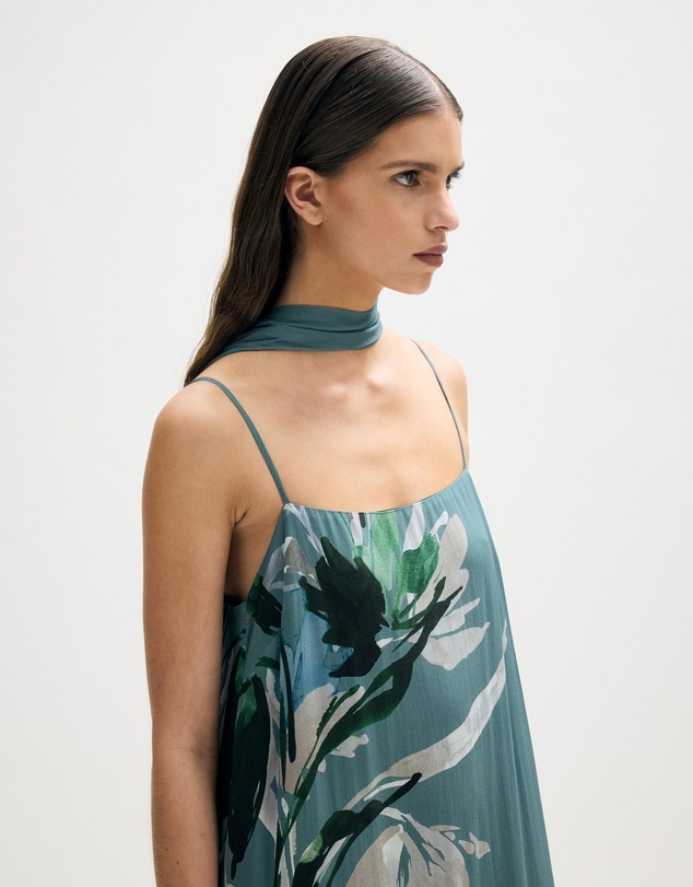 Minima Esenciales - Icehouse Floral Maxi Dress